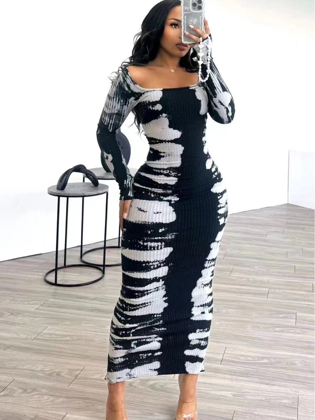 Color Contrast Long Sleeve Square-neck Sheath Dress