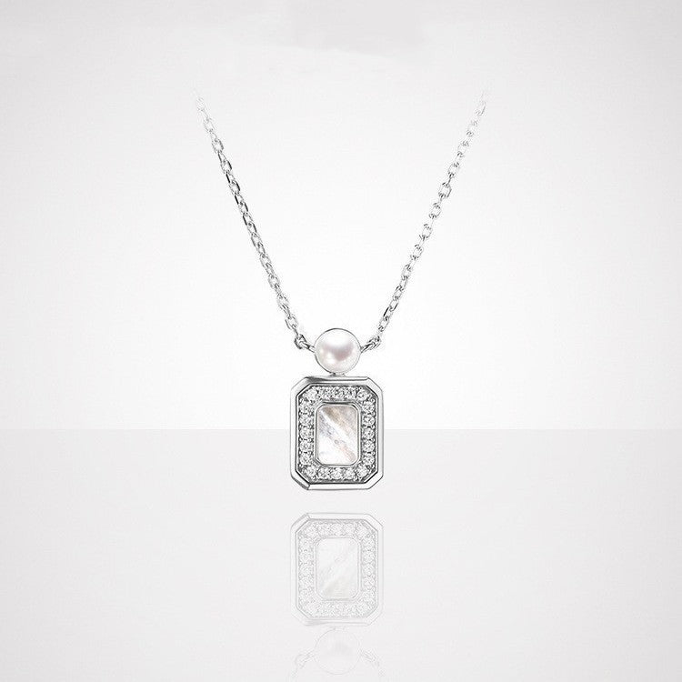 Classic Perfume Bottle Niche Design Necklace