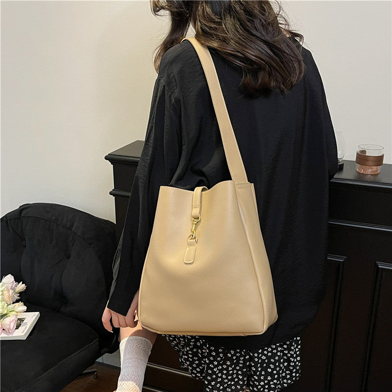 Internet Hot Fashionable Cross Body Bucket Bag Large Capacity