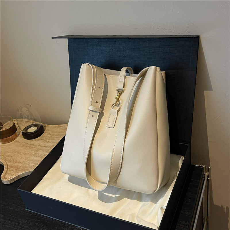 Internet Hot Fashionable Cross Body Bucket Bag Large Capacity