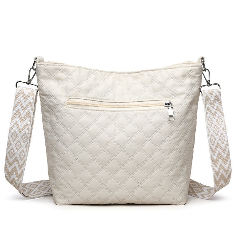 Fashion Quilted Shoulder Diamond Lattice Letter Label Large-capacity Crossbody Bag